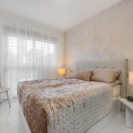 Punta Prima Amay Апартаменты Торевьиа